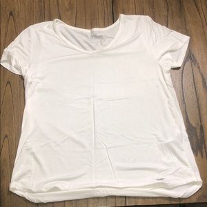 white Hollister tshirt